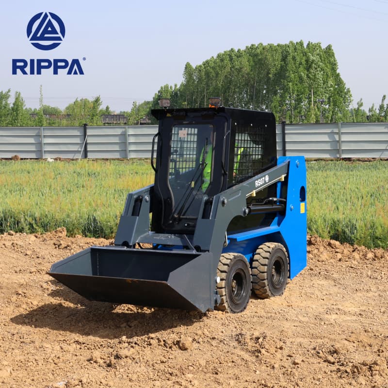 Extremely flexible, precise control - RIPPA RS07 crawler skid loader